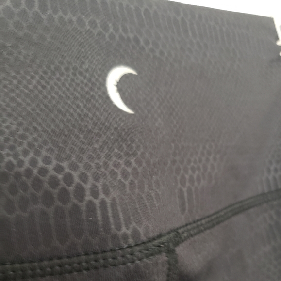 Zyia venom print leggings - Picture 3 of 4